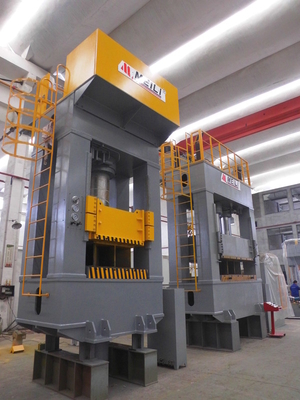 آلة الضغط الهيدروليكي للإطار 500T H لتشكيل 10-15mm / S بالضغط